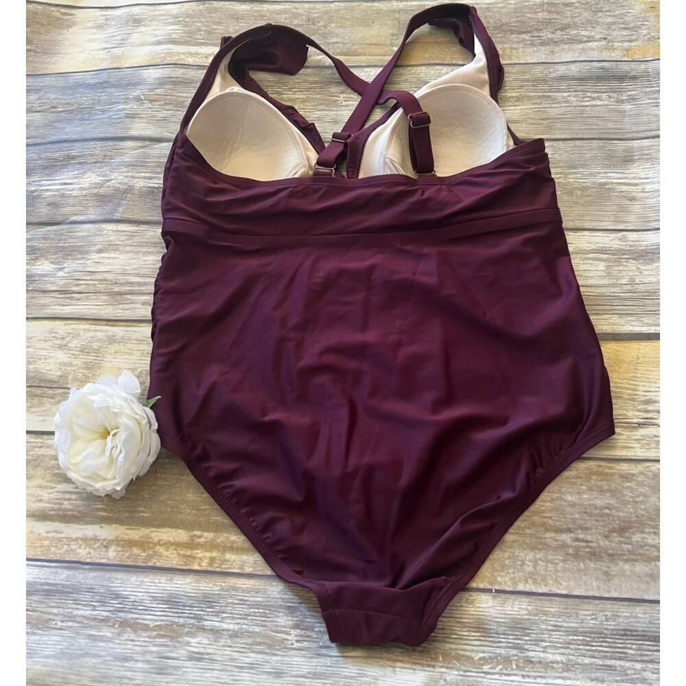 STUNNING SWIMSUIT & BEACH WRAP - Picture 7 of 11